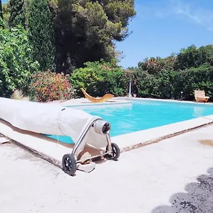 Appartement Superbe D'entressen Dans Mas En Campagne Avec Piscine Et Espace De Jeux Extérieurs Pour Les Enfants Et Terrain De Pétanque, Entressen
